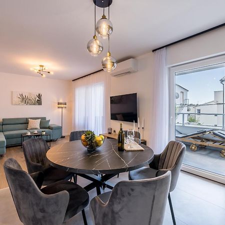 Adriatic Nest, Cozy And Modern Two Bedroom Apartment Kaštela Kültér fotó