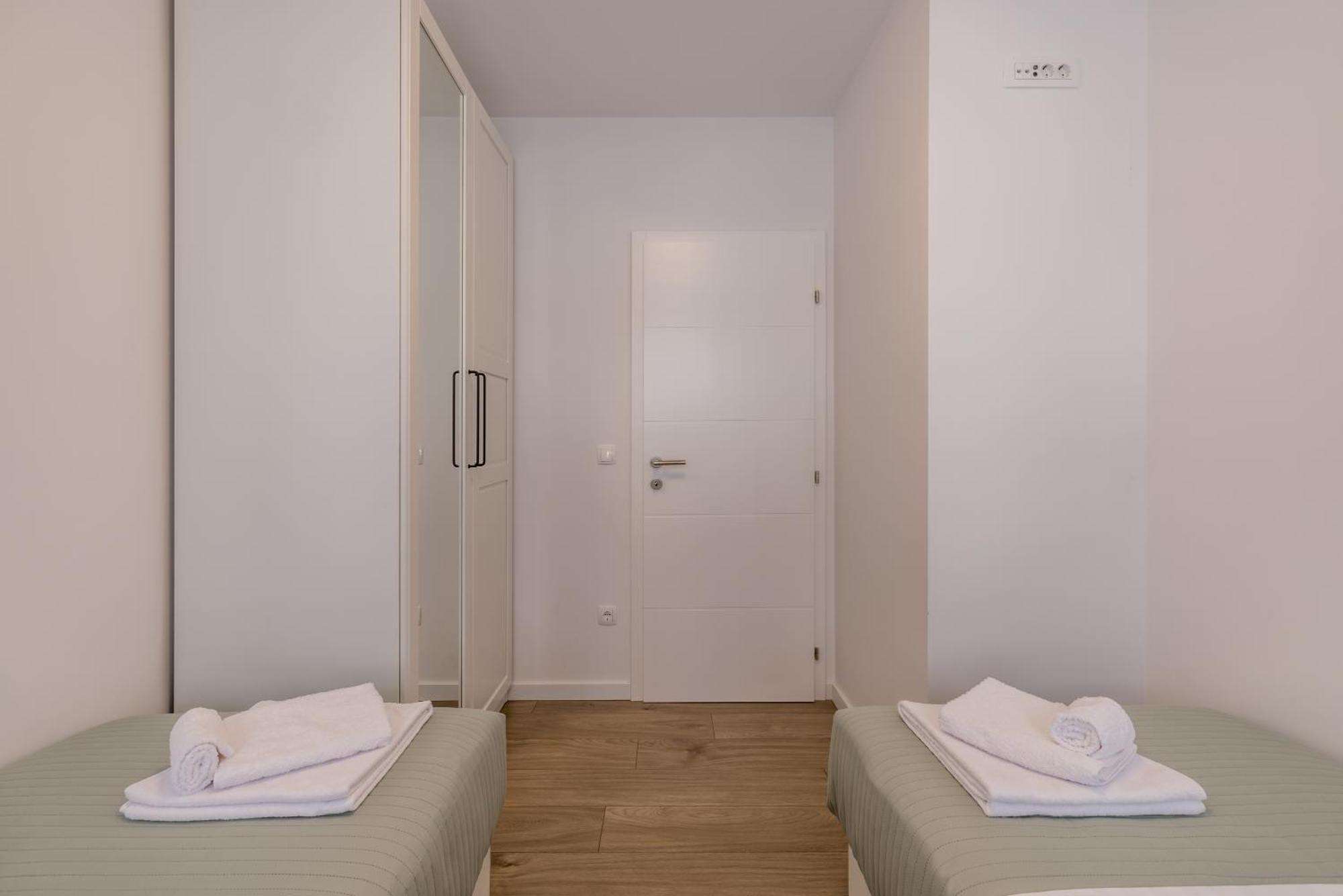 Adriatic Nest, Cozy And Modern Two Bedroom Apartment Kaštela Kültér fotó